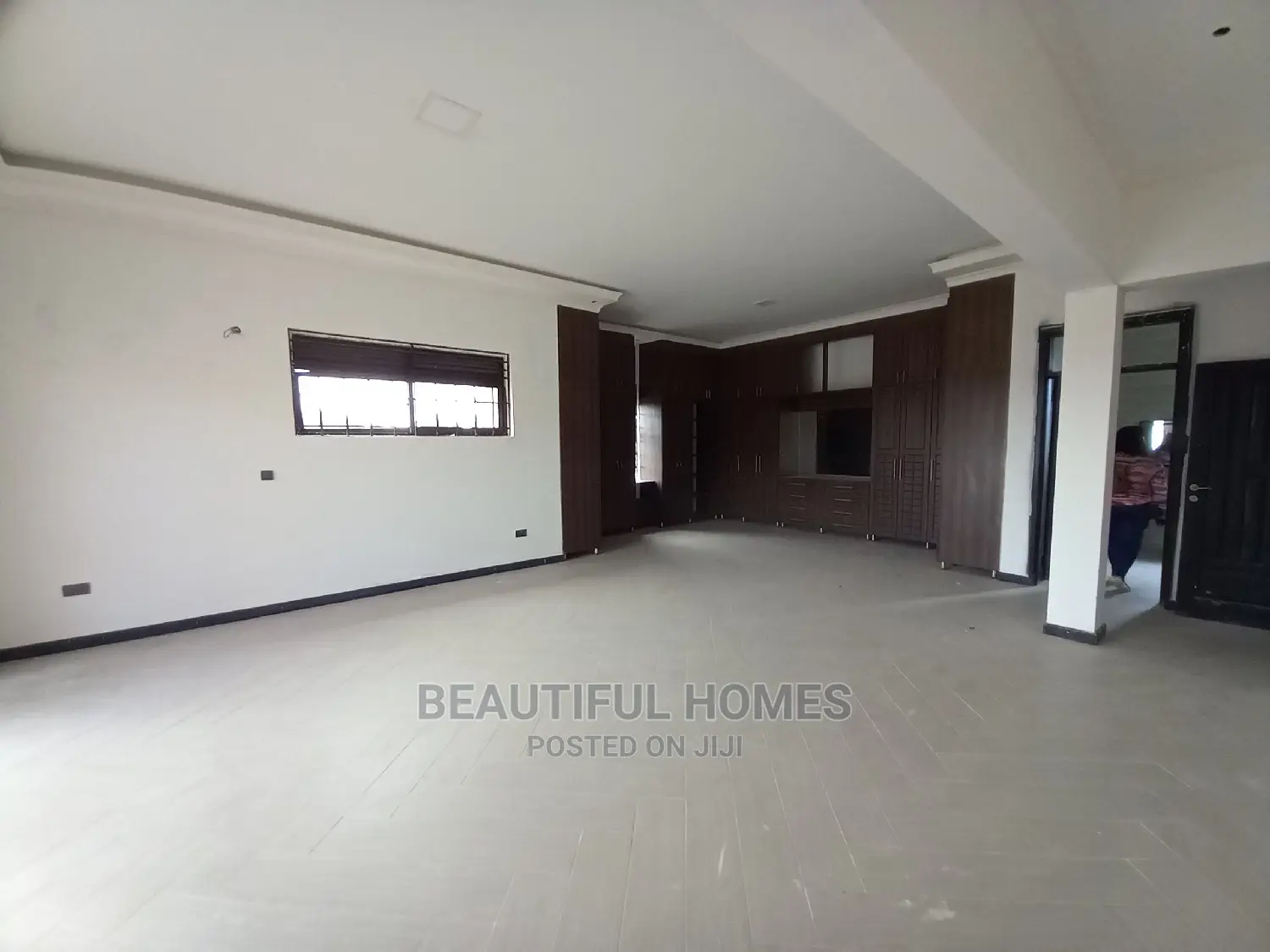 Furnished 6bdrm Mansion in Kira Ministers for Sale in Kira