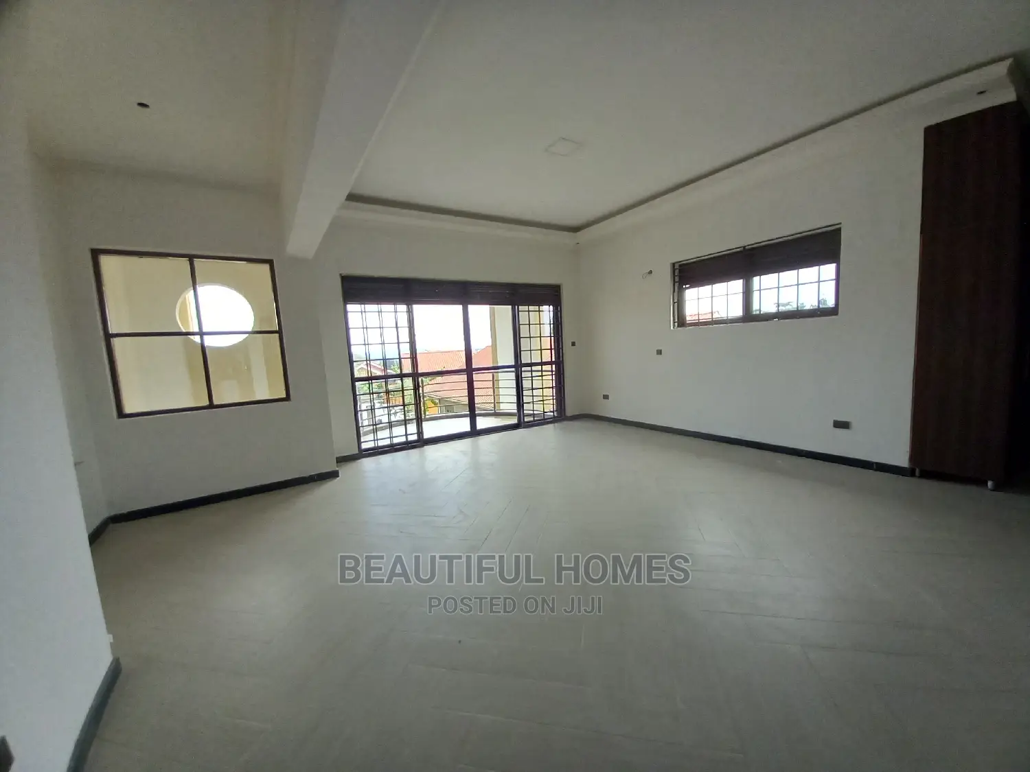 Furnished 6bdrm Mansion in Kira Ministers for Sale in Kira