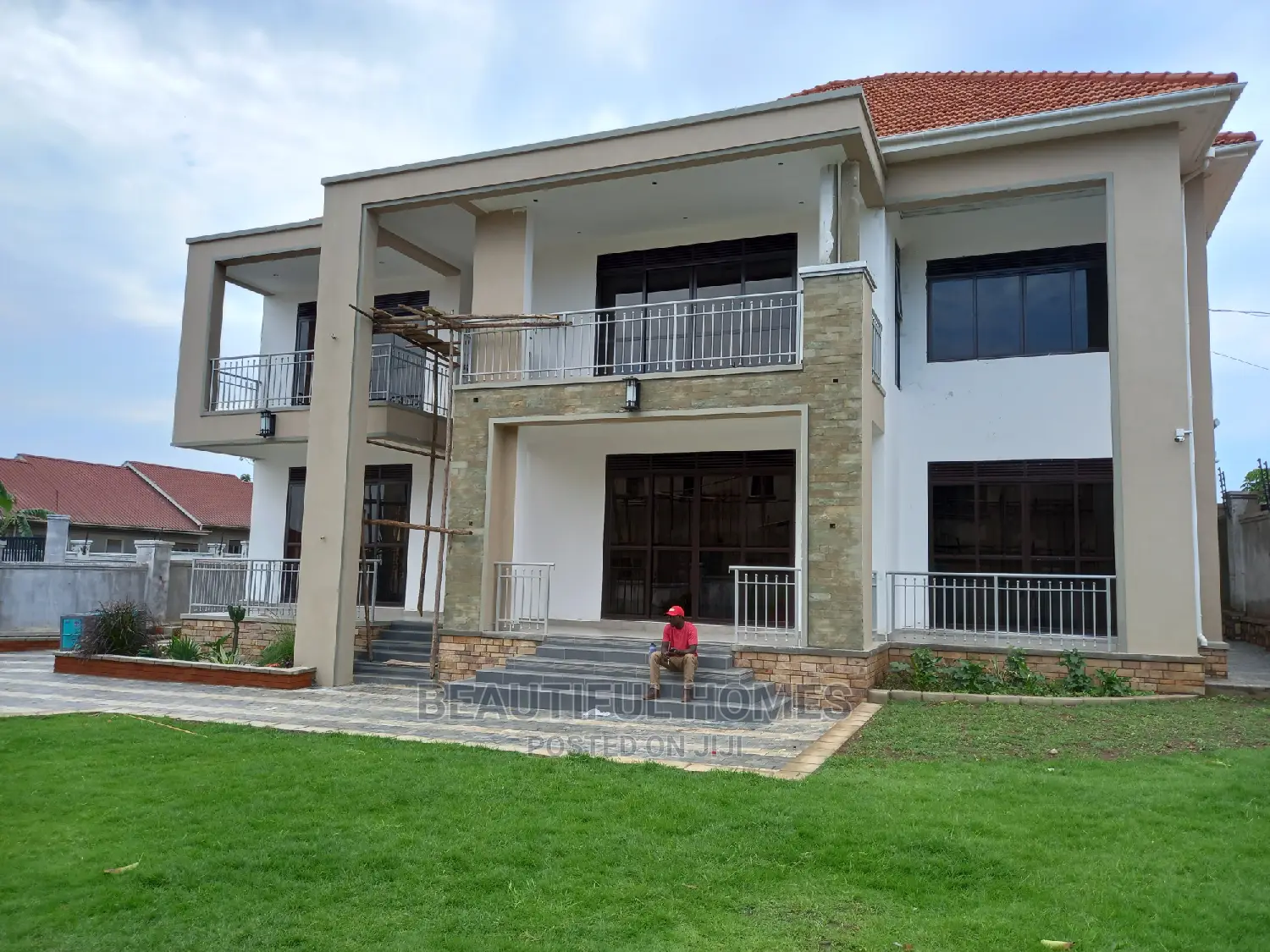 Furnished 6bdrm Mansion in Kira for Sale in Kira