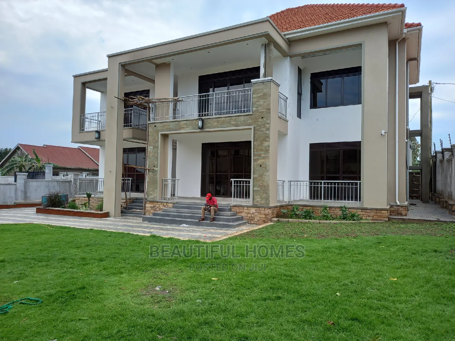 Furnished 6bdrm Mansion in Kira for Sale in Kira