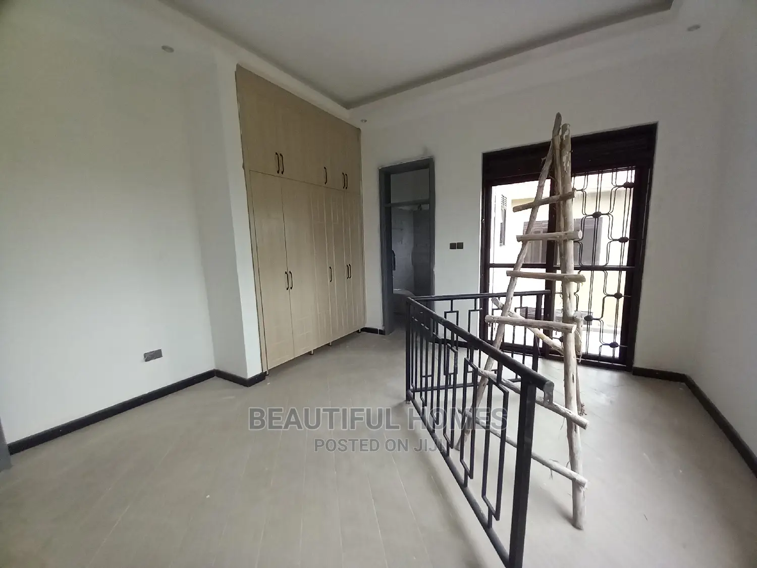 Furnished 6bdrm Mansion in Kira Palace for Sale in Kira