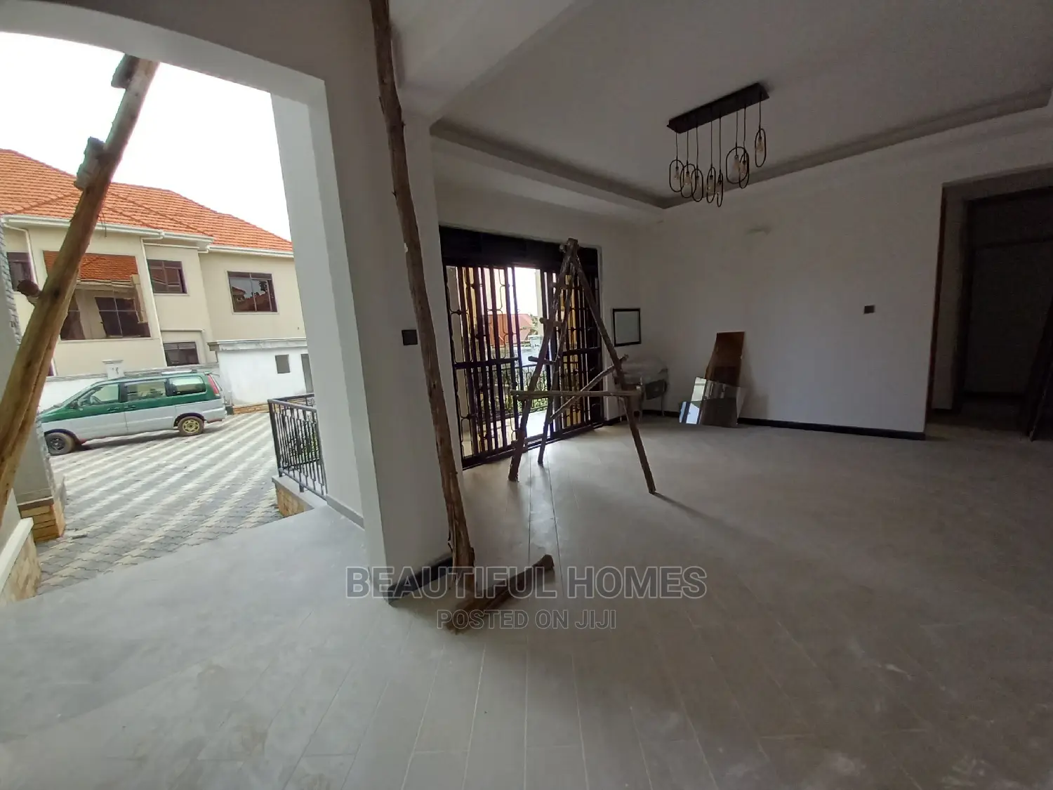 Furnished 6bdrm Mansion in Kira Palace for Sale in Kira
