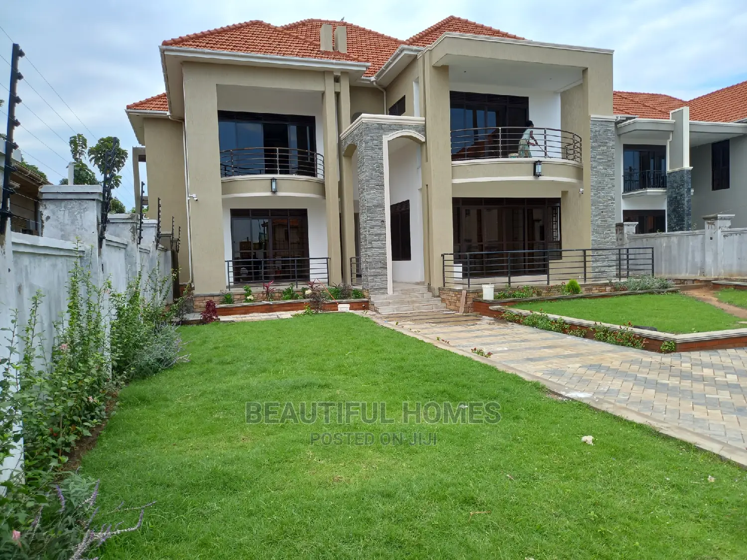 Furnished 6bdrm Mansion in Kira Royal Palace for Sale in Kira