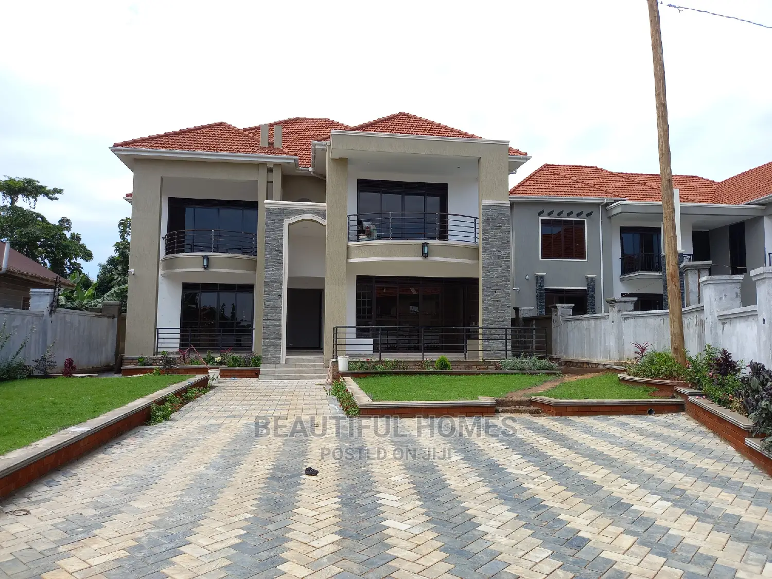Furnished 6bdrm Mansion in Kira Posh for Sale in Kira
