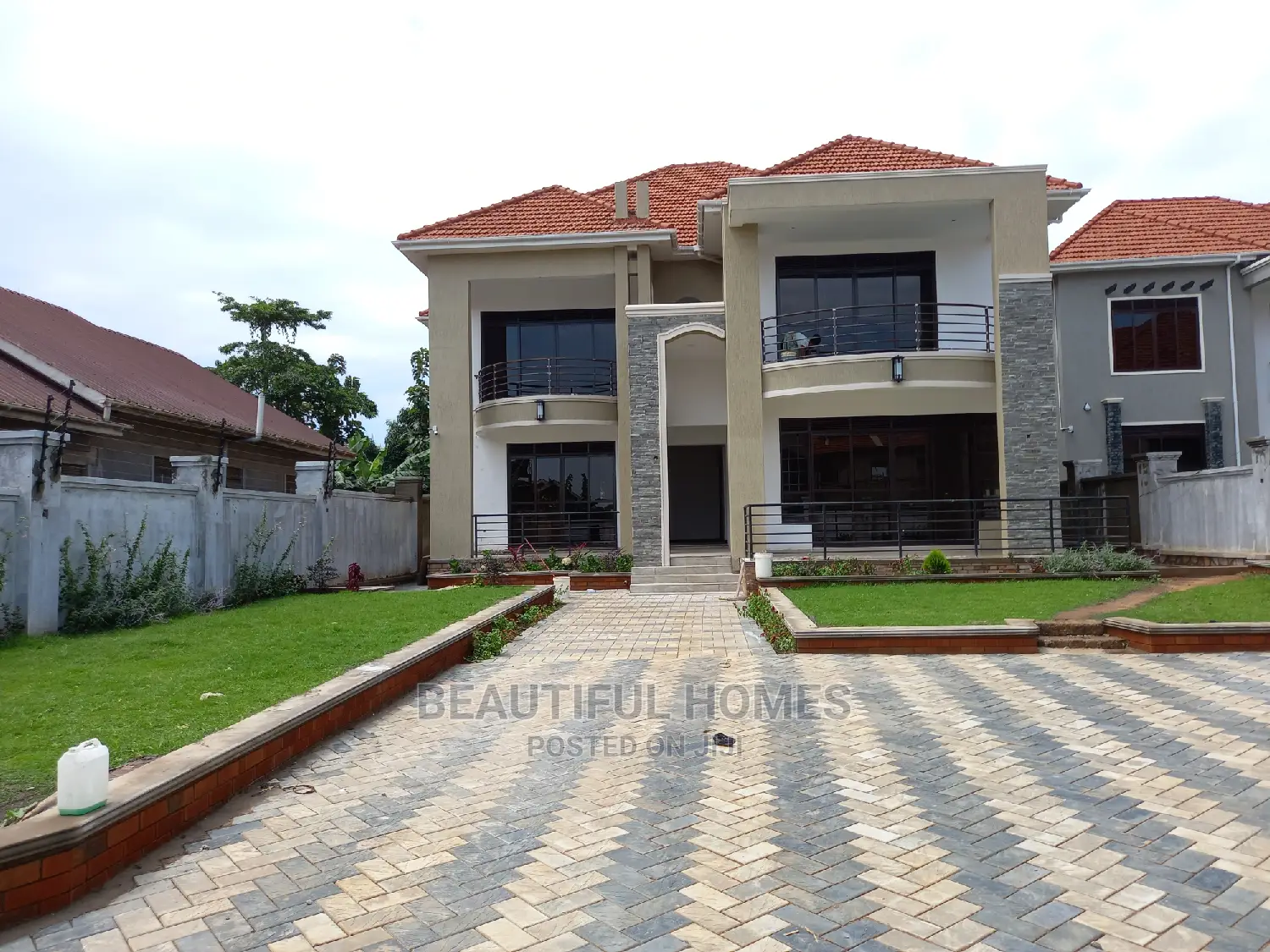 Furnished 6bdrm Mansion in Kira Posh for Sale in Kira