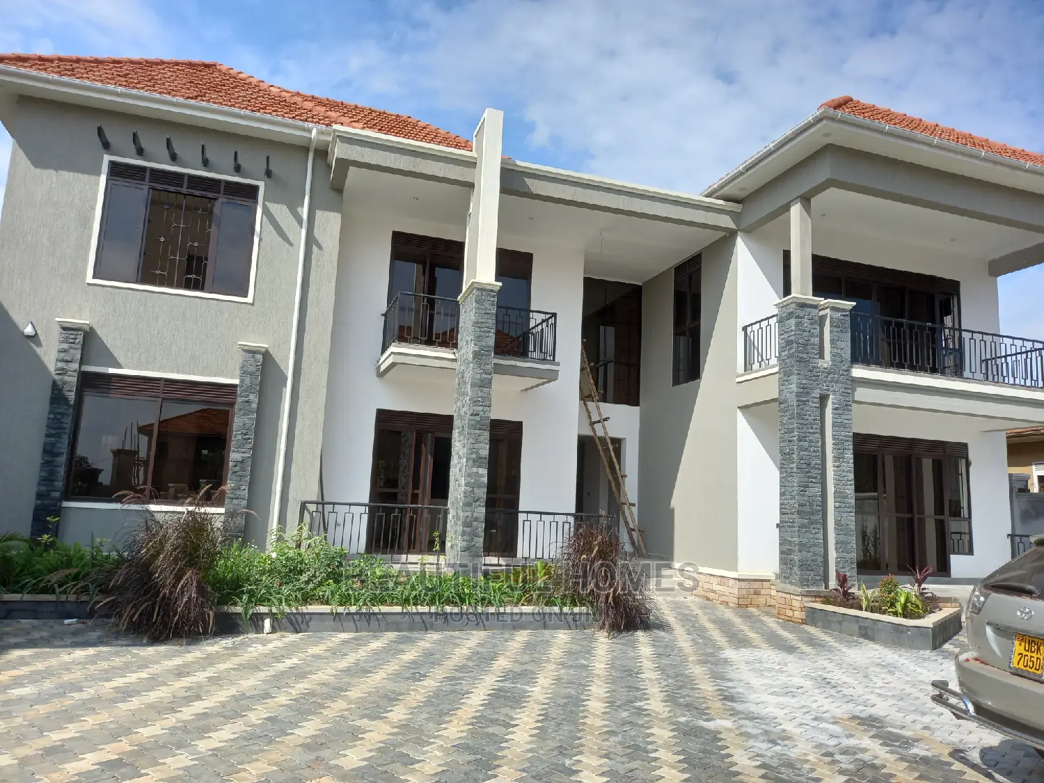 Furnished 6bdrm Mansion in Minister'S Village, Kira for Sale in Kira