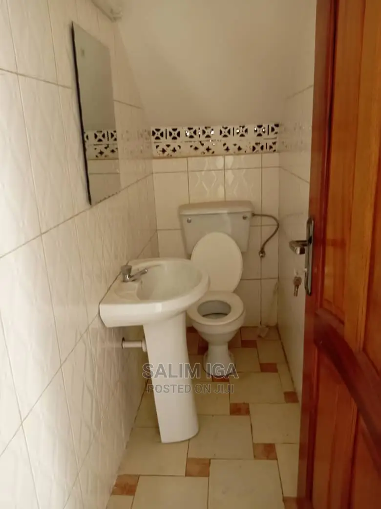 5bdrm Duplex in Kololo Property, Central Division for Rent in Central Division