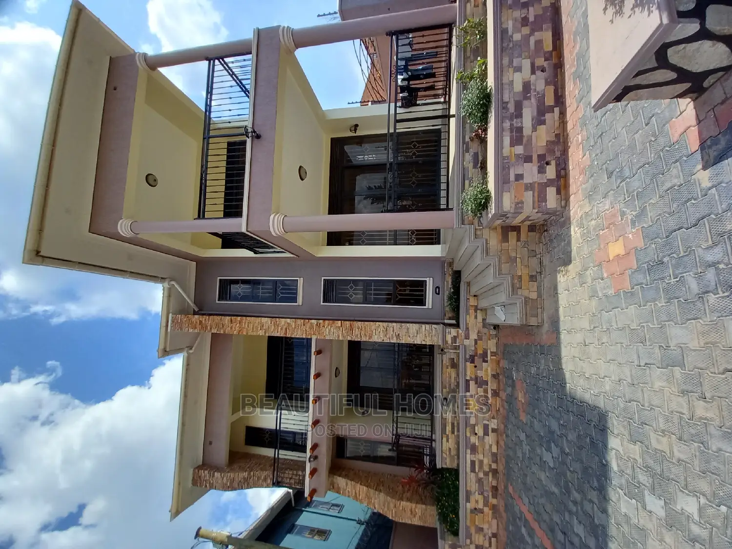 Furnished 5bdrm Duplex in Kira for Sale in Kira