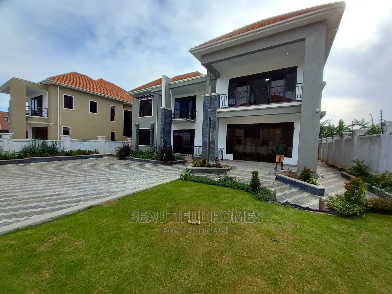 Furnished 6bdrm Mansion in Palace, Kira for Sale in Kira
