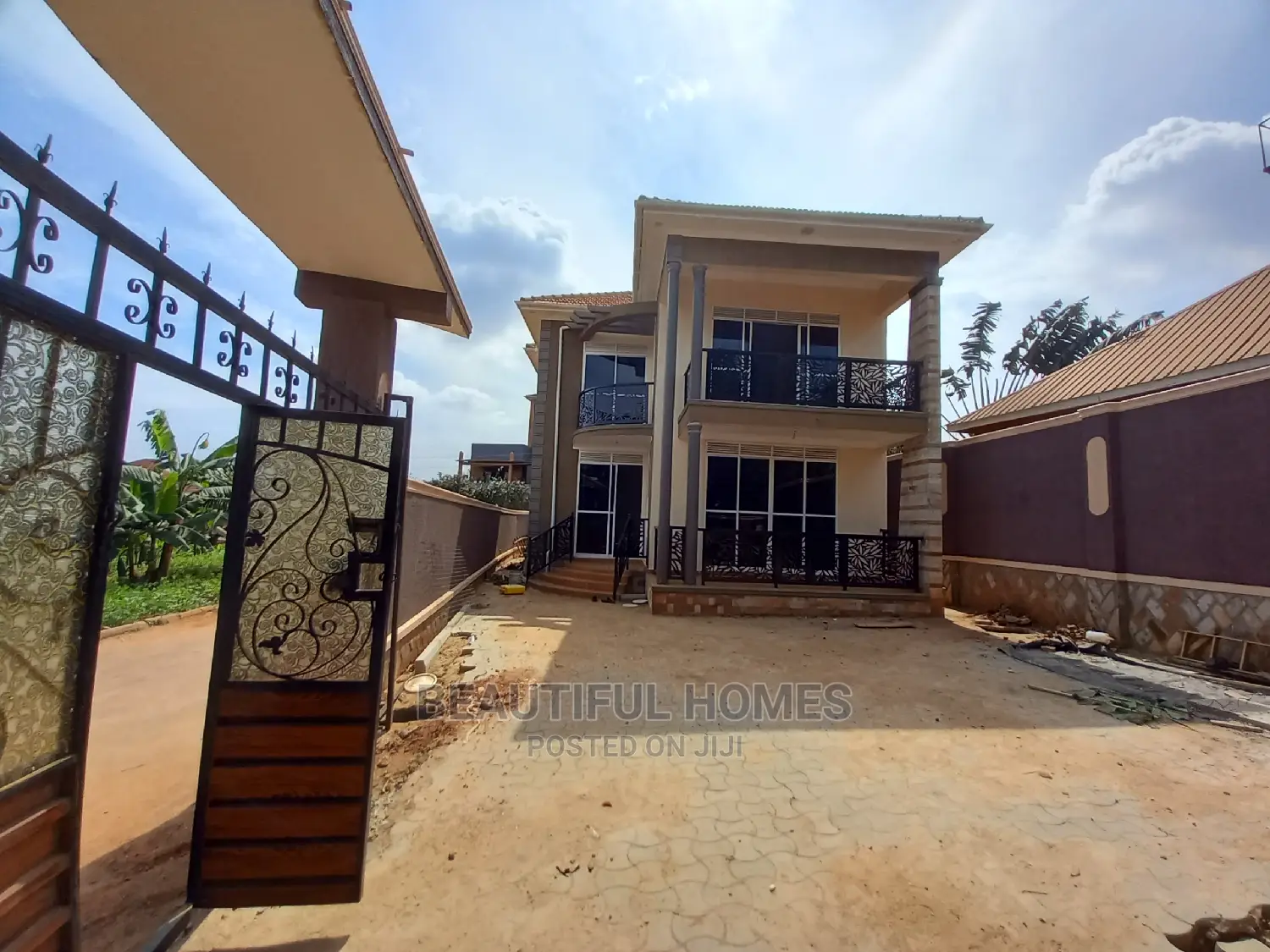 Furnished 4bdrm Duplex in Kisaasi, Central Division for Sale in Central Division