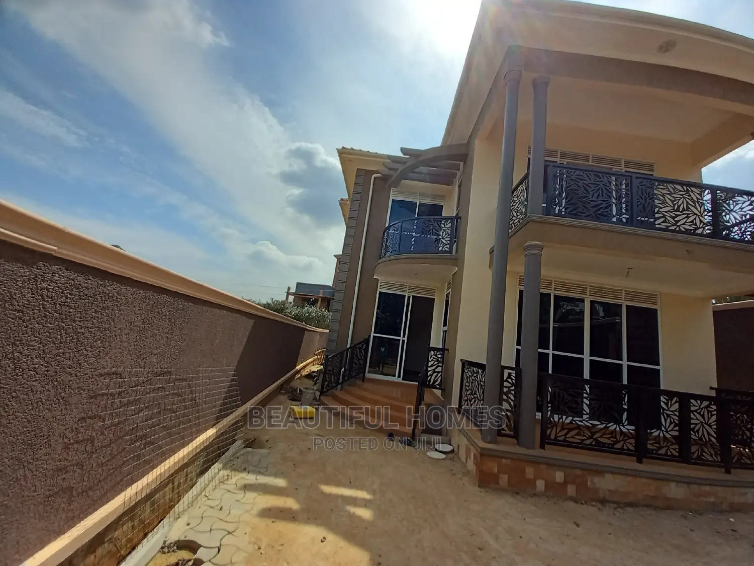 Furnished 4bdrm Duplex in Kisaasi, Nakawa for Sale in Nakawa