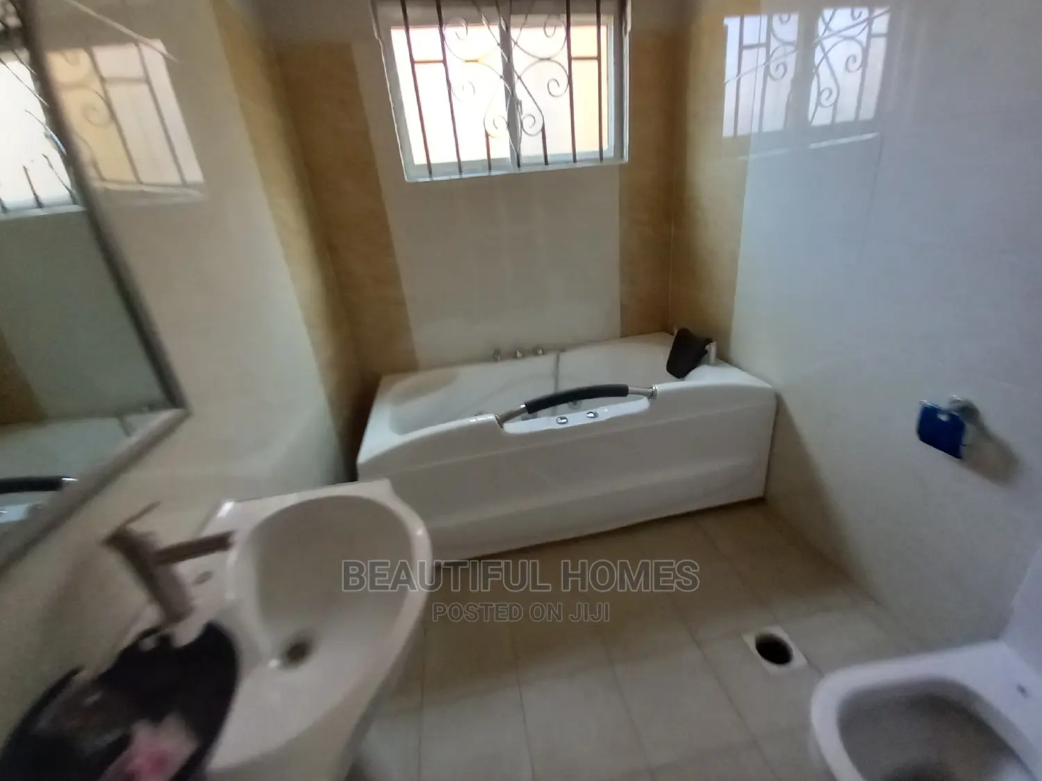Furnished 4bdrm Duplex in Kisaasi, Nakawa for Sale in Nakawa