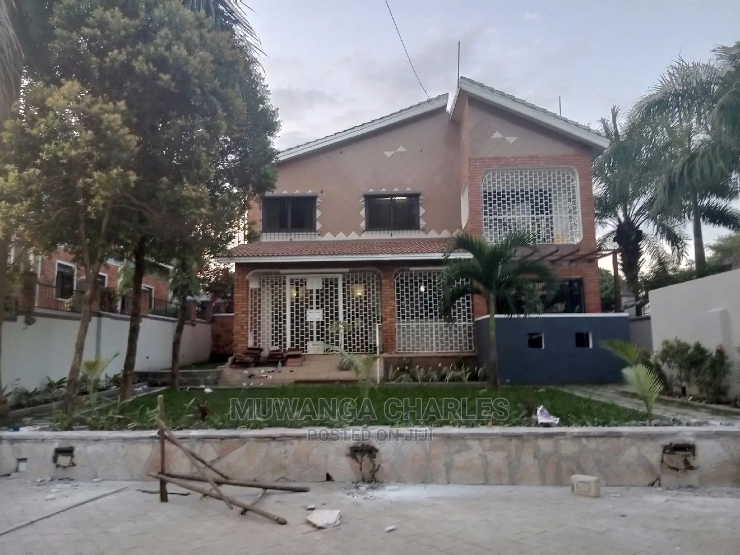 5bdrm Duplex in Fs Properties Ltd, Central Division for Rent in Central Division
