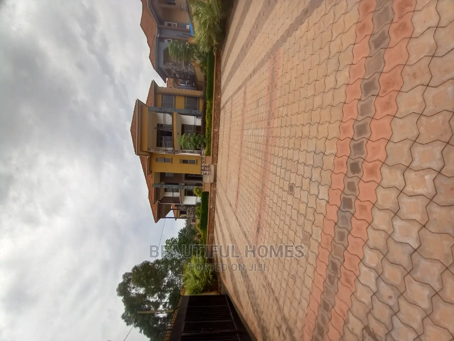Furnished 6bdrm Mansion in Kiwatule, Central Division for Sale in Central Division