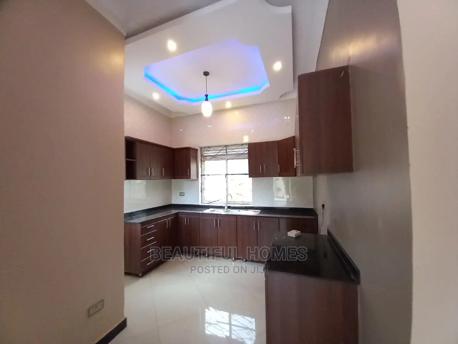 Furnished 4bdrm House in Tarmacked, Kira for Sale in Kira