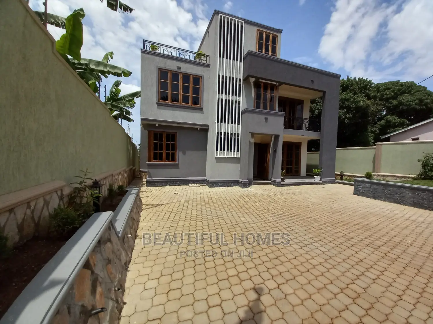 Furnished 5bdrm Mansion in Munyonyo Lake View, Makindye for Sale in Makindye