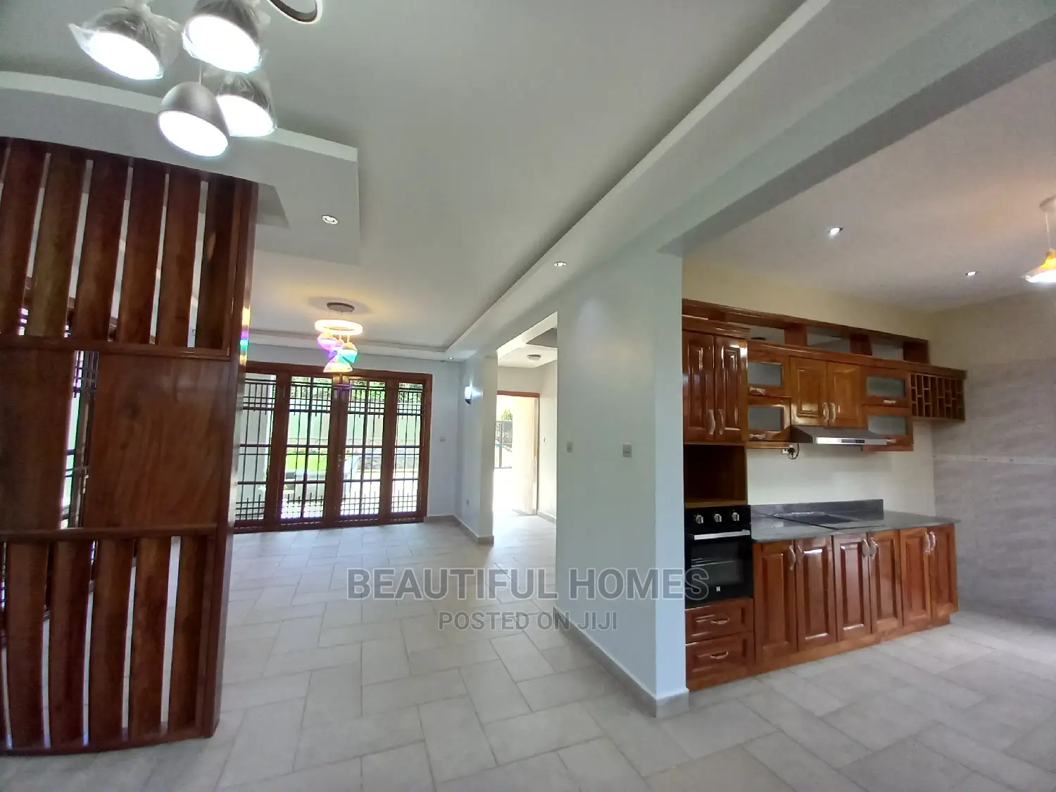Furnished 5bdrm Mansion in Munyonyo Lake View, Makindye for Sale in Makindye