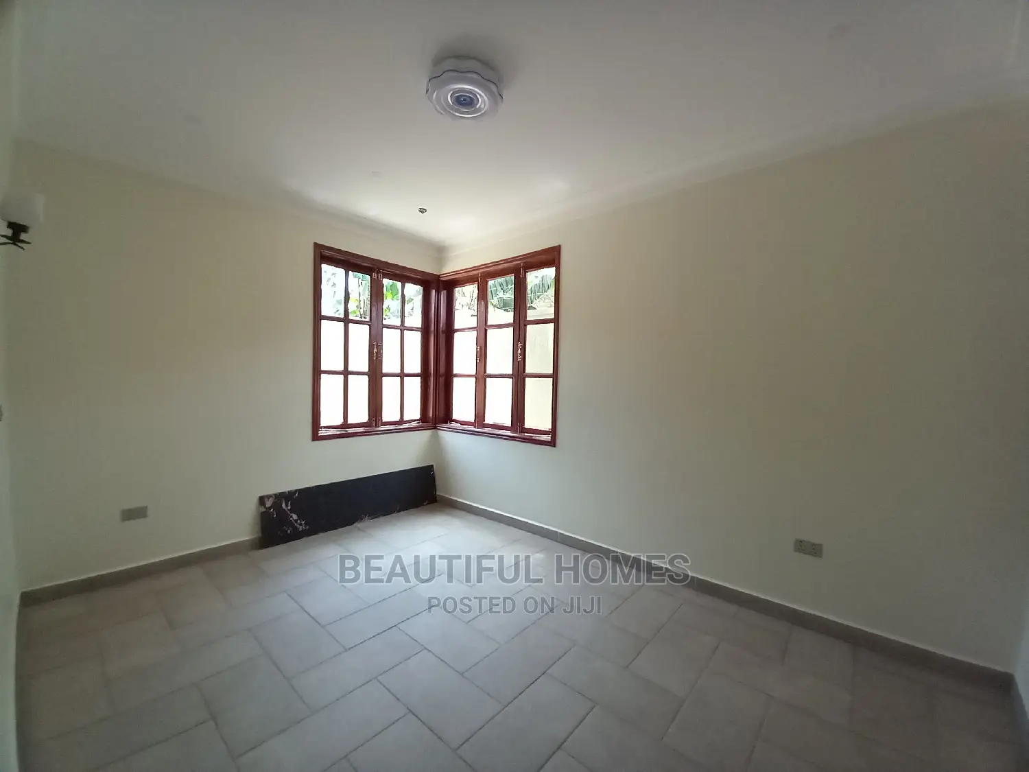 Furnished 5bdrm Mansion in Munyonyo, Makindye for Sale in Makindye