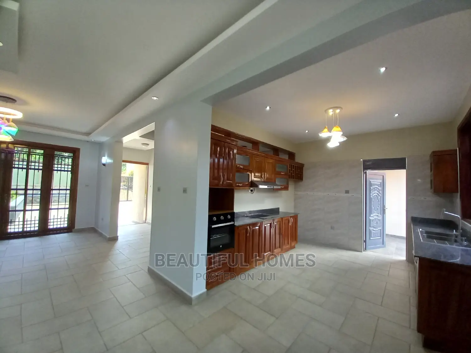 Furnished 5bdrm Mansion in Munyonyo, Makindye for Sale in Makindye