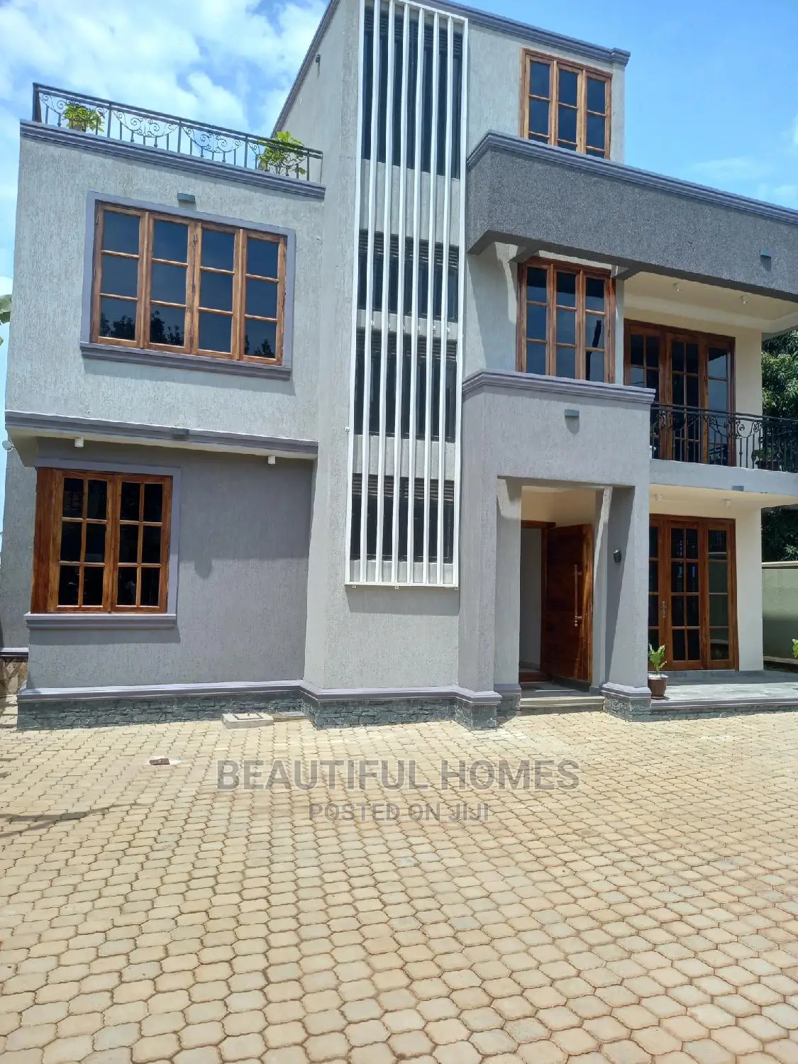 Furnished 5bdrm Mansion in Munyonyo, Makindye for Sale in Makindye