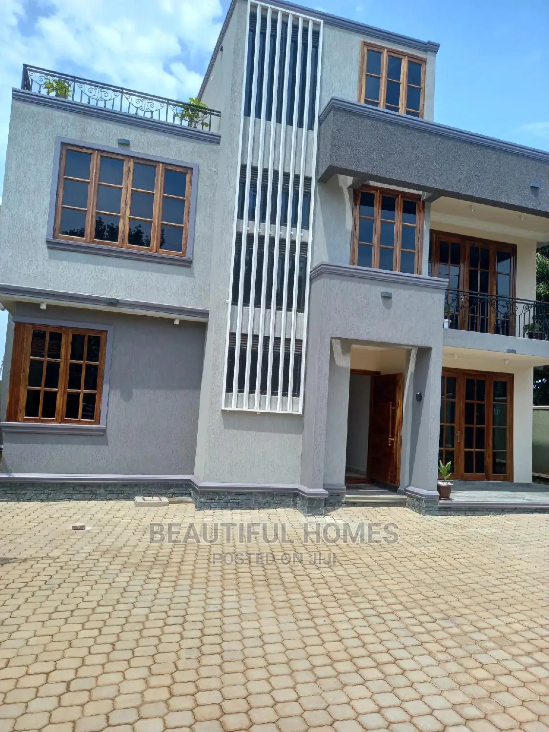 Furnished 5bdrm House in Munyonyo, Makindye for Sale in Makindye