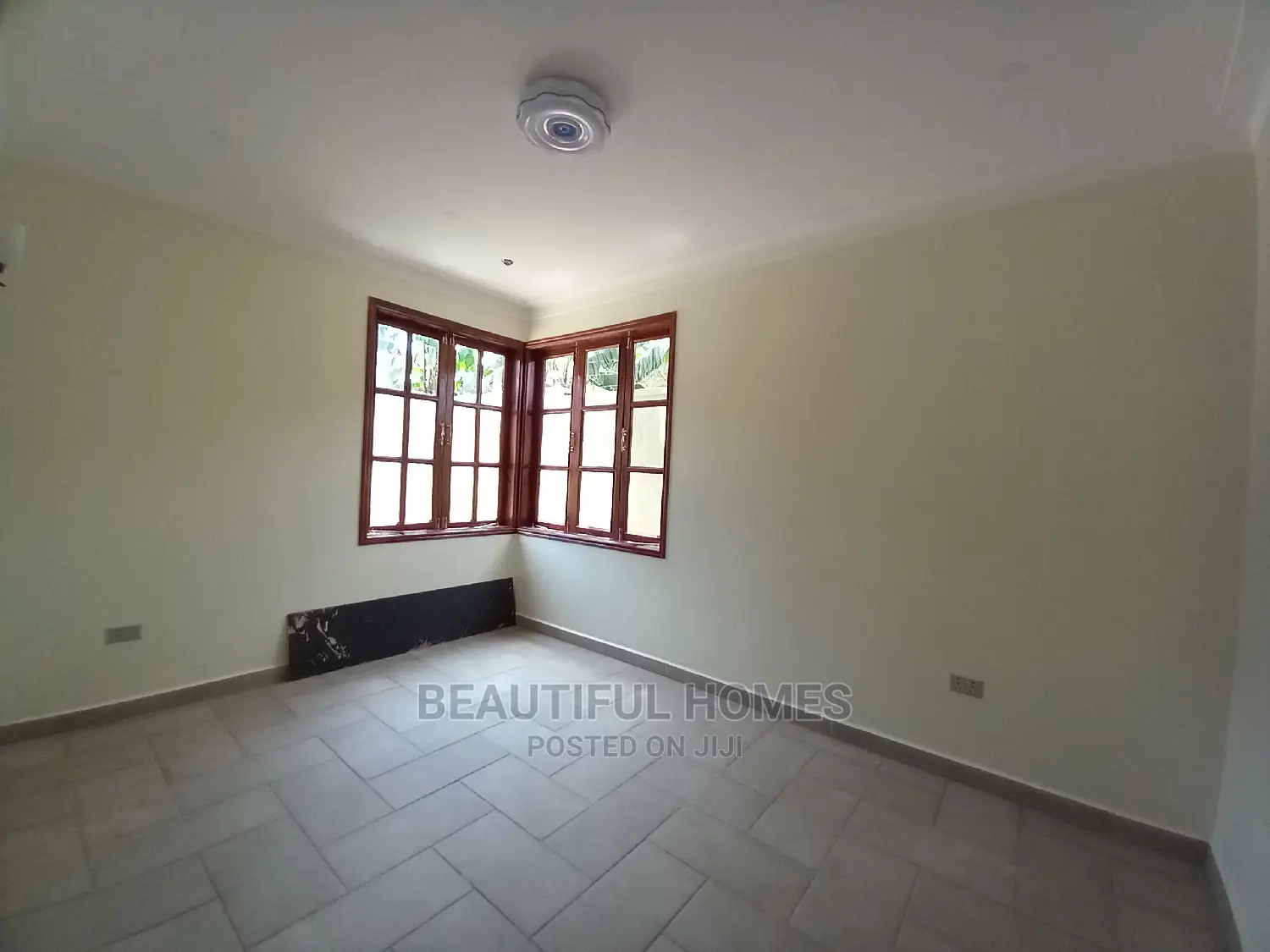 Furnished 5bdrm House in Munyonyo, Makindye for Sale in Makindye