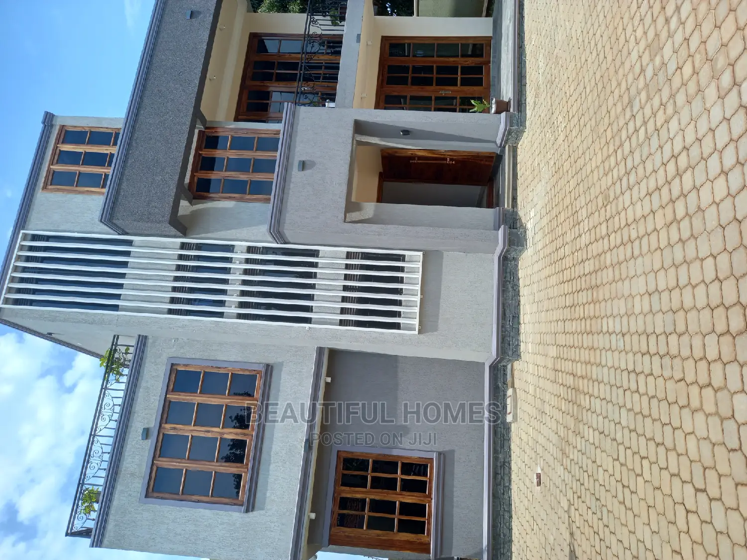 Furnished 5bdrm Mansion in Munyonyo Lake View, Makindye for Sale in Makindye