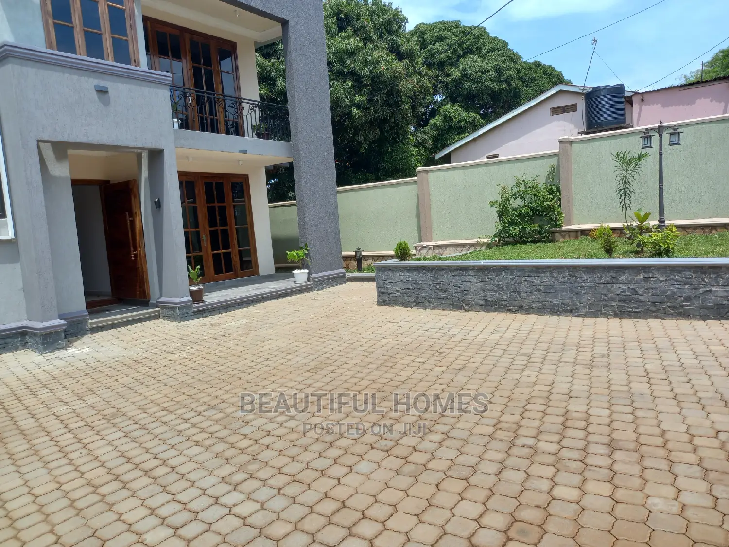 Furnished 5bdrm Mansion in Munyonyo, Makindye for Sale in Makindye