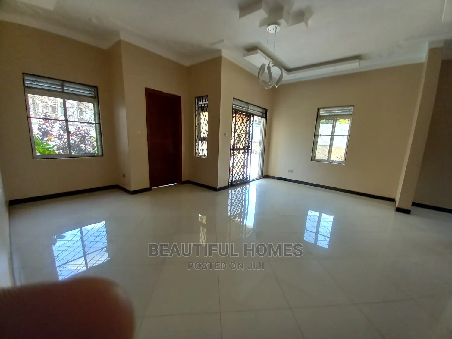 Furnished 4bdrm House in Kira Tarmack Estate for Sale in Kira