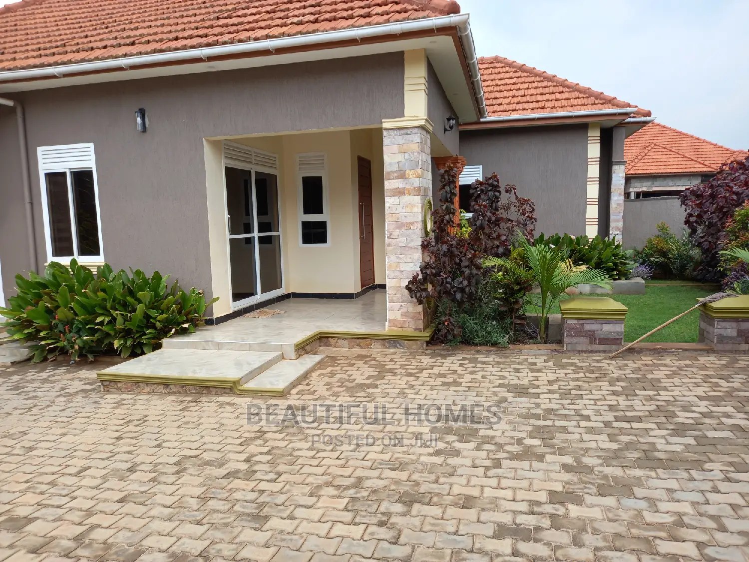 Furnished 4bdrm House in Kira Tarmack Estate for Sale in Kira