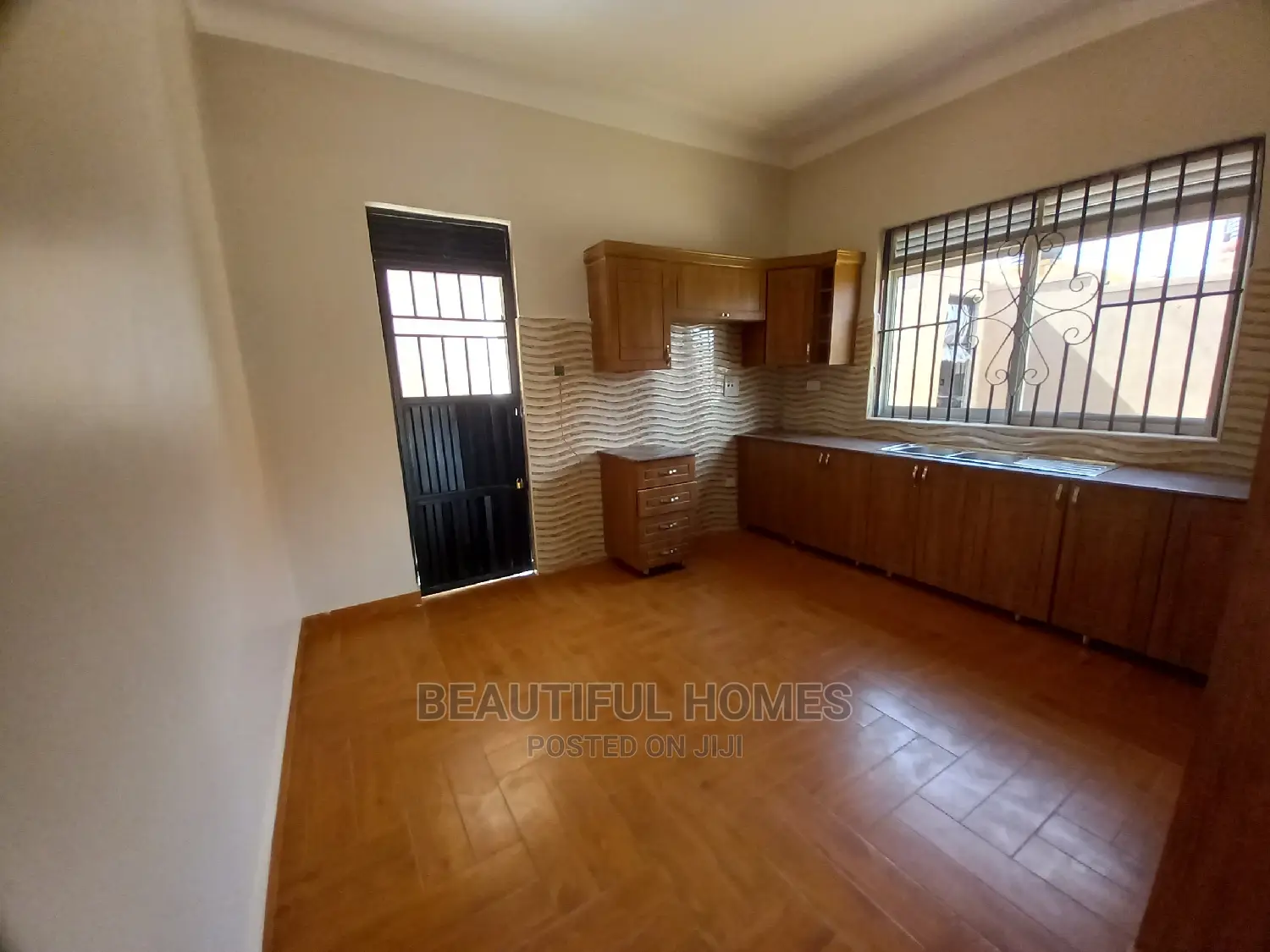 Furnished 4bdrm House in Corporate Heights, Kira for Sale in Kira