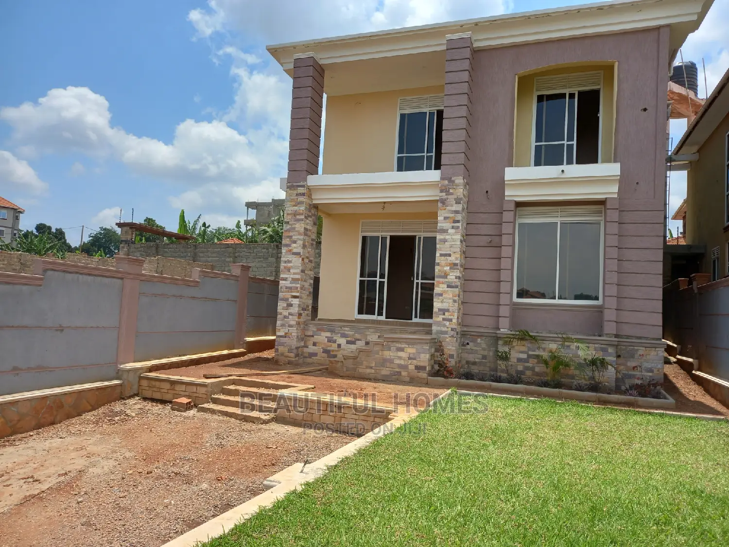 Furnished 4bdrm Duplex in Kira Tarmack Access for Sale in Kira
