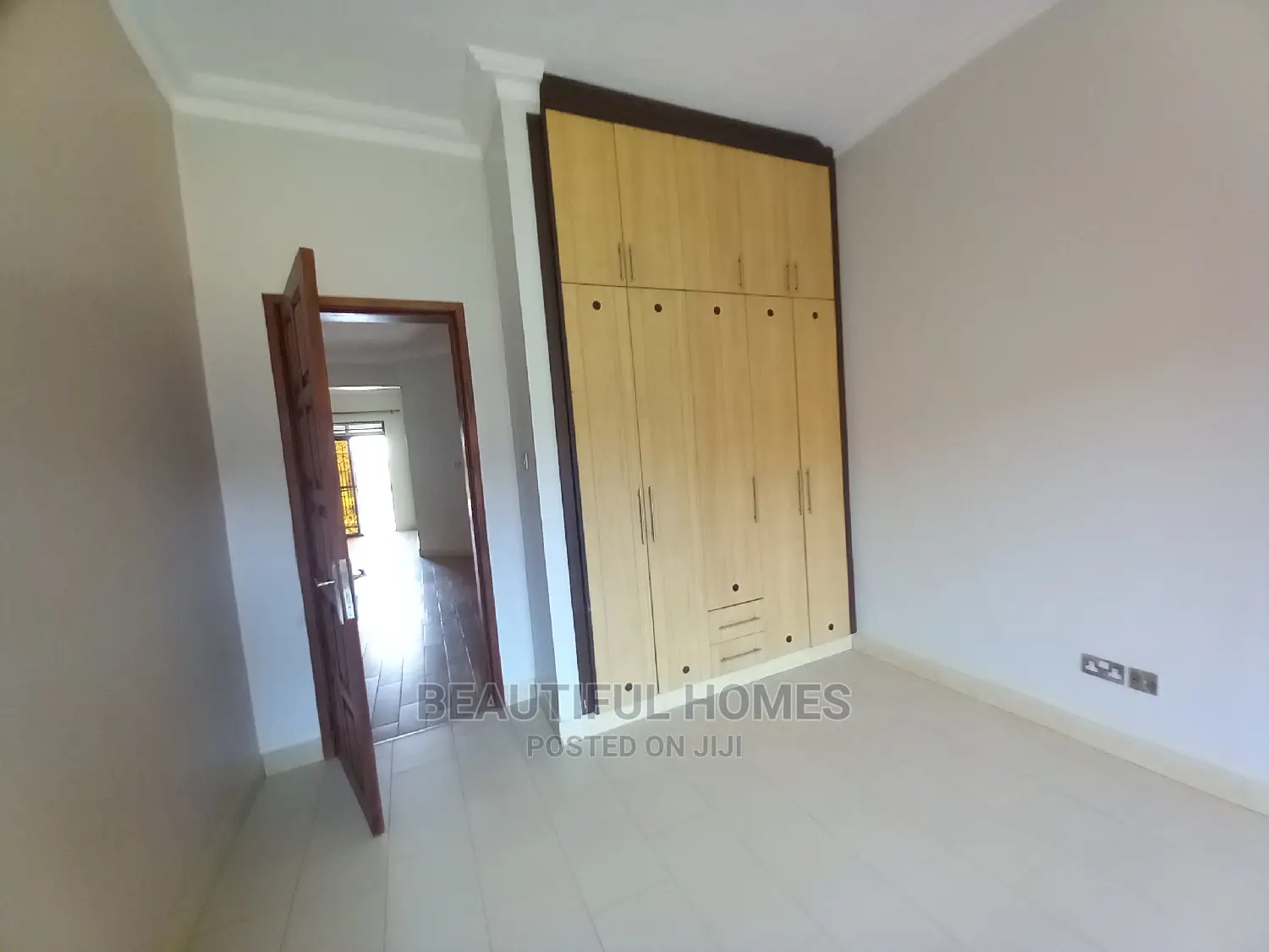 Furnished 2bdrm Apartment in Kisaasi, Nakawa for Sale in Nakawa