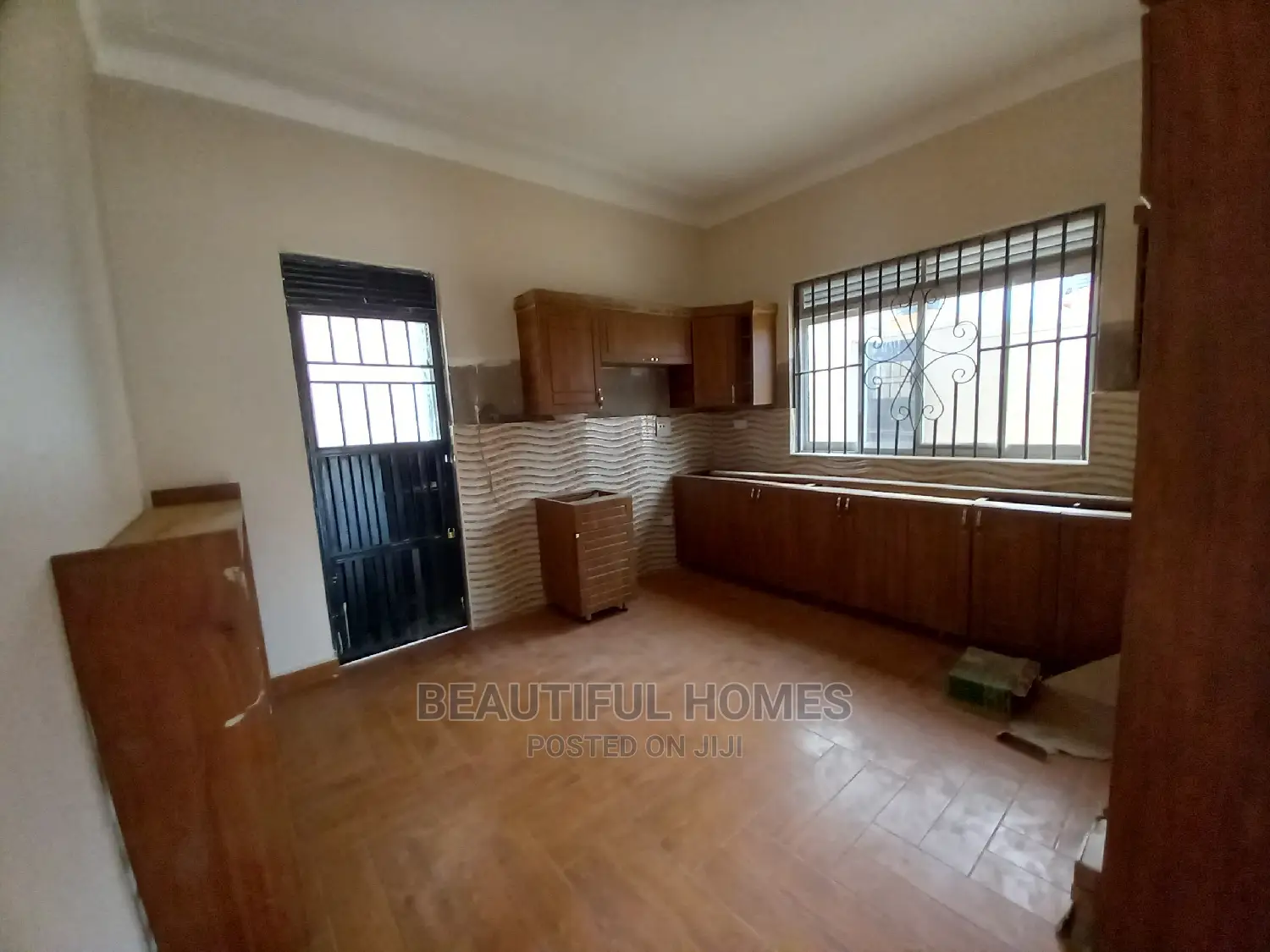 Furnished 4bdrm Bungalow in Posh, Kira for Sale in Kira