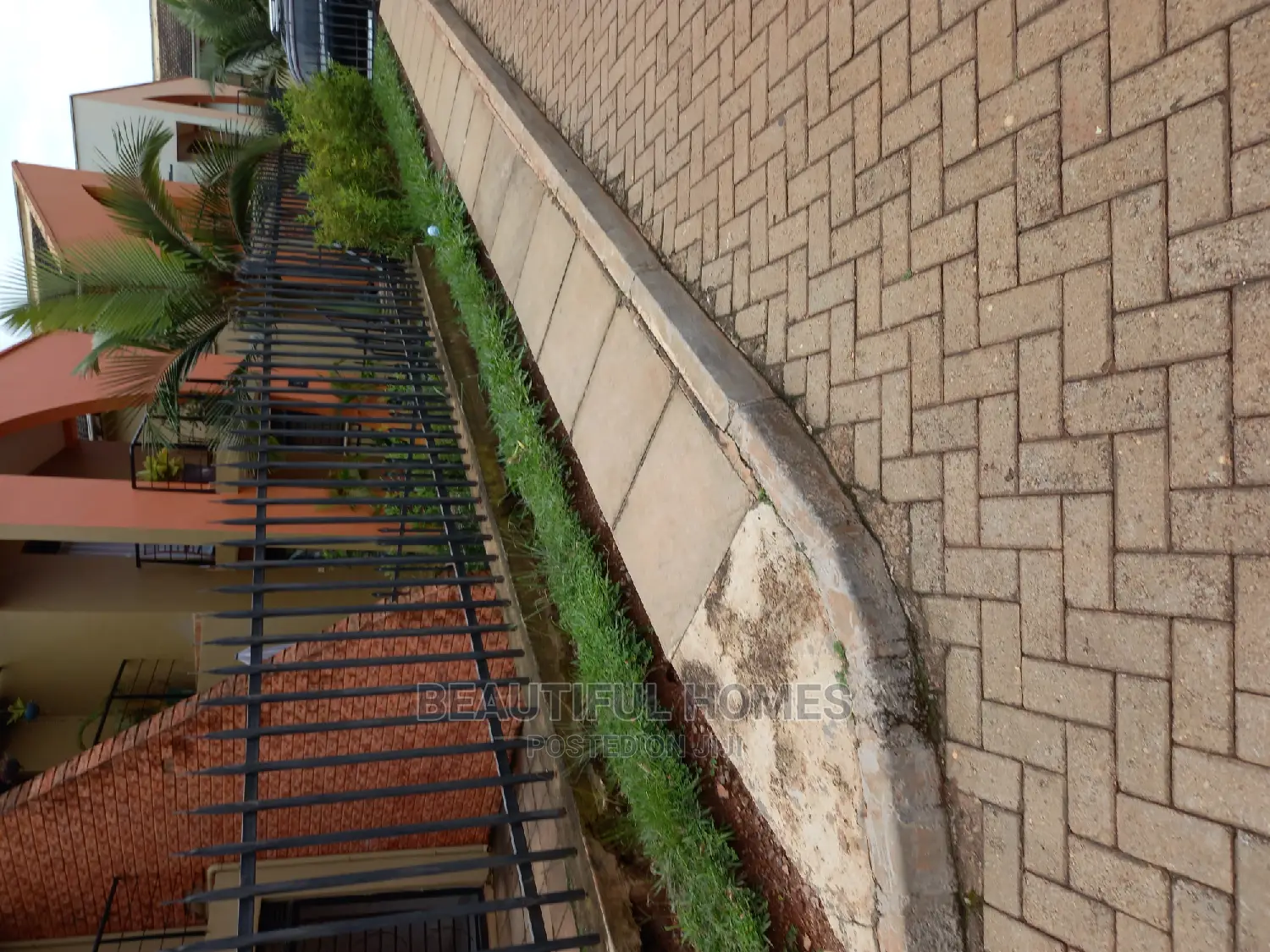 Furnished 4bdrm Villa in Kesington City, Central Division for Sale in Central Division