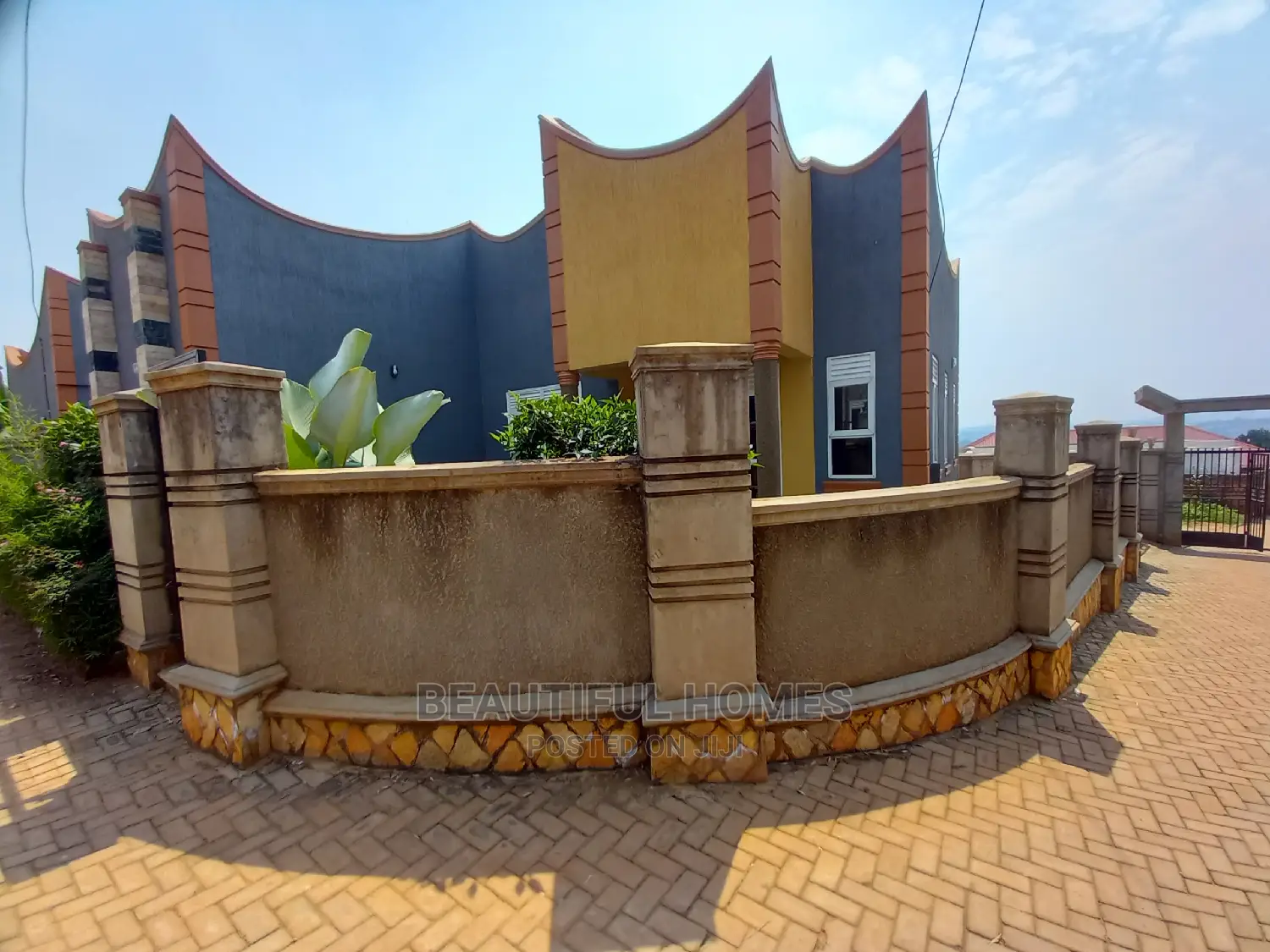 Furnished 4bdrm Villa in Kira Posh for Sale in Kira