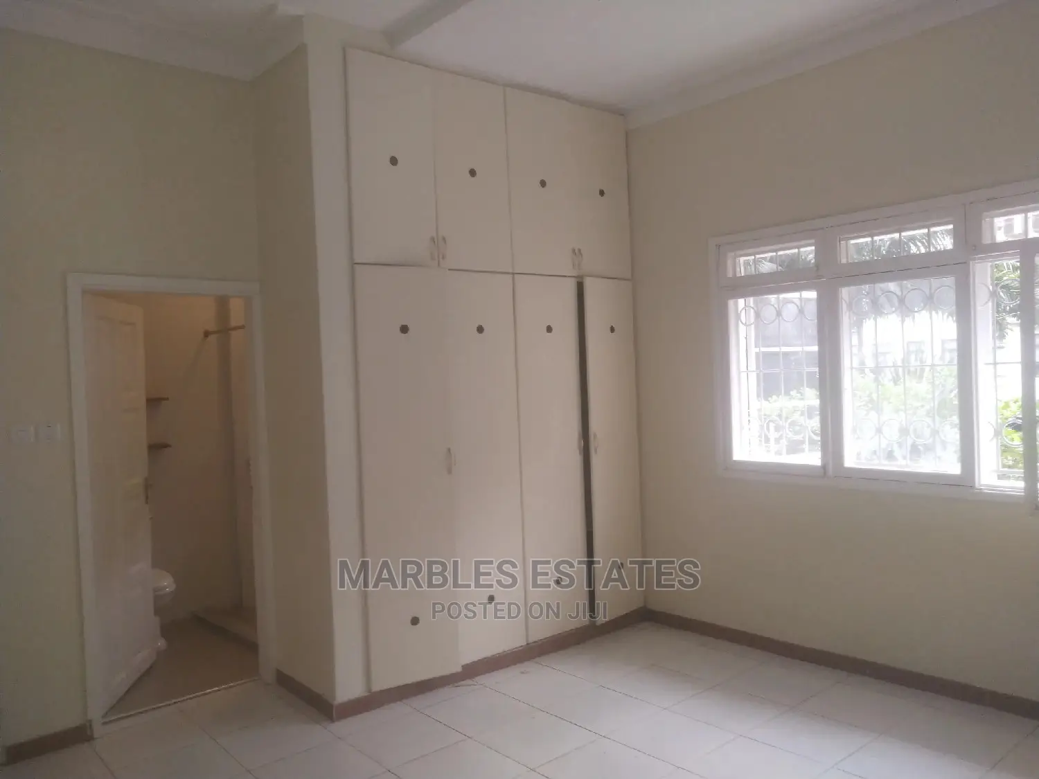 4bdrm Bungalow in Kololo, Central Division for Rent in Central Division