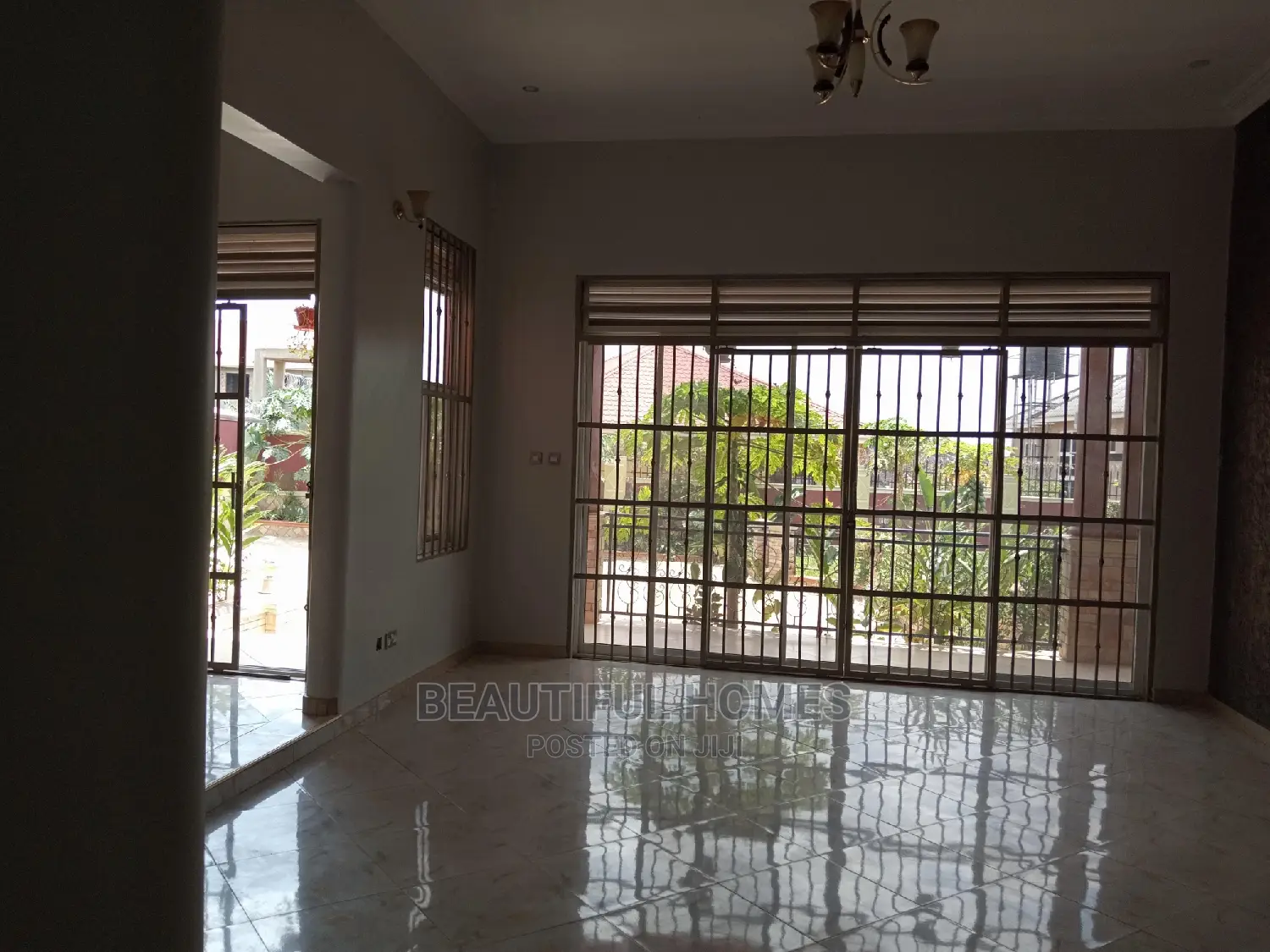 Furnished 4bdrm House in Kira for Sale in Kira