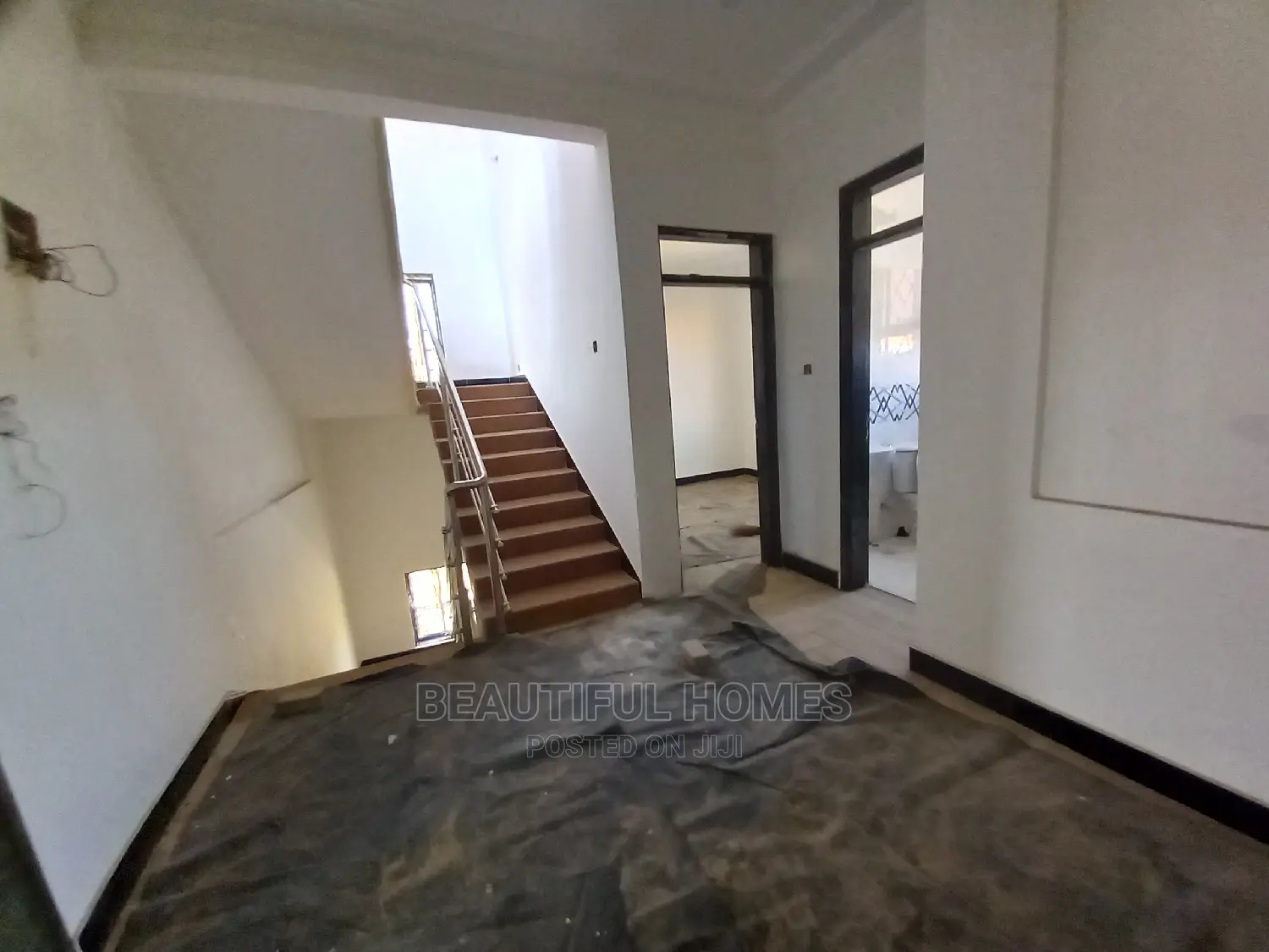 Furnished 7bdrm Mansion in Kira Posh for Sale in Kira