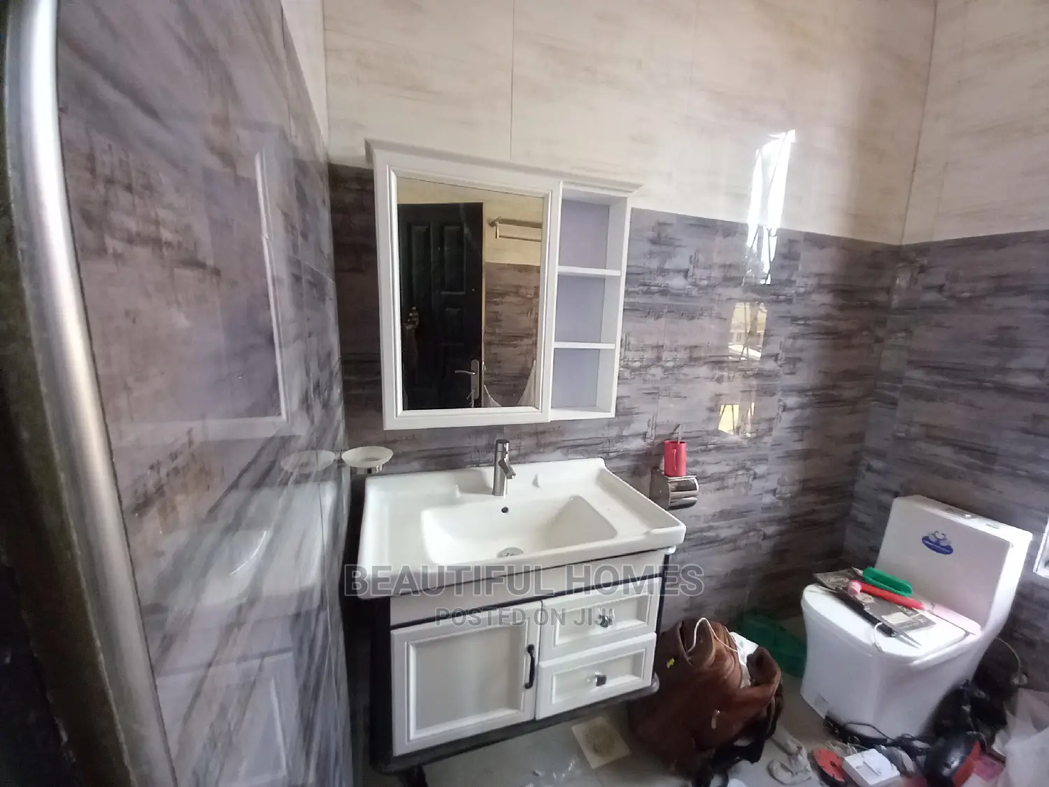 Furnished 5bdrm Duplex in Kira for Sale in Kira
