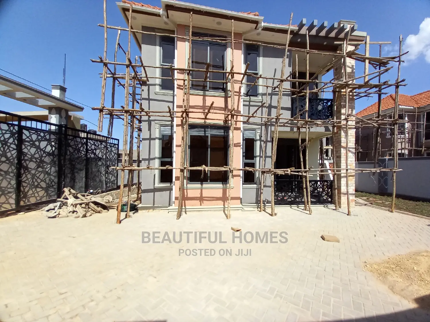 Furnished 7bdrm Mansion in Kira for Sale in Kira