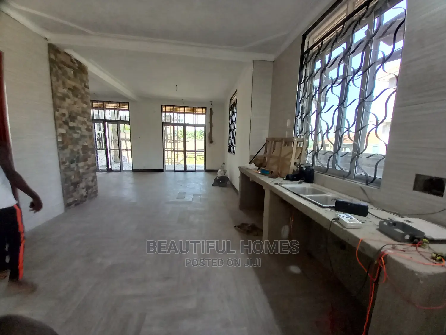 Furnished 7bdrm Mansion in Kira for Sale in Kira