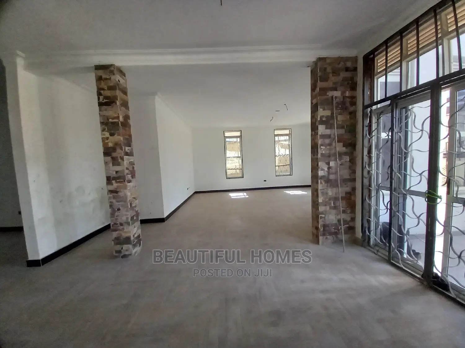 Furnished 7bdrm Mansion in Kira for Sale in Kira