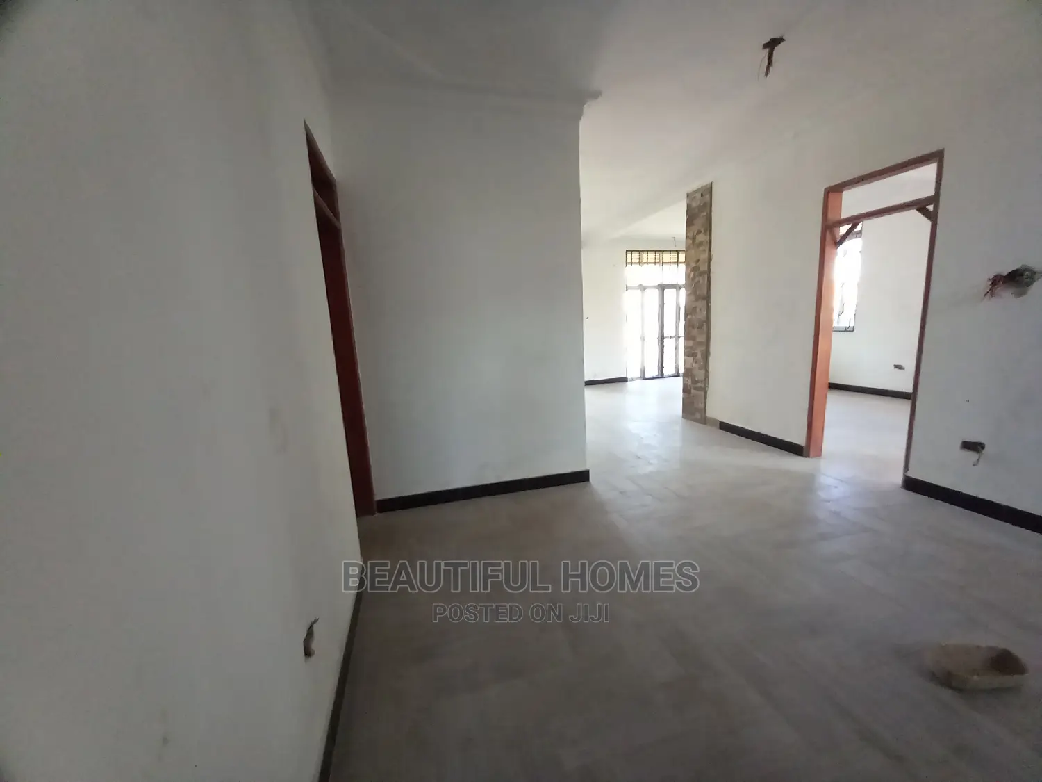 Furnished 7bdrm Mansion in Kira for Sale in Kira