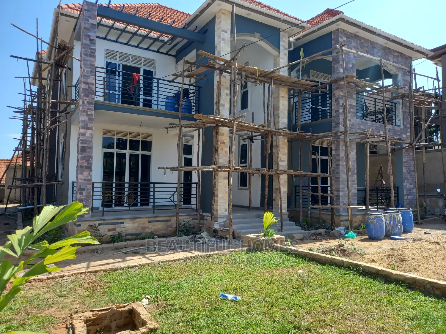 Furnished 7bdrm Mansion in Kira Lake View for Sale in Kira