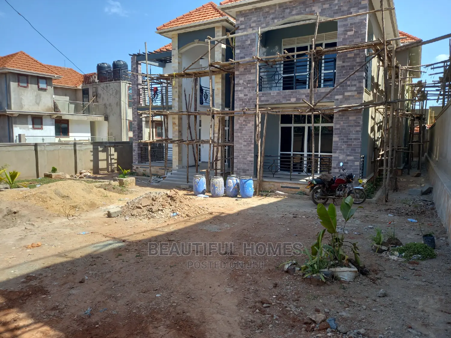Furnished 7bdrm Mansion in Kira Lake View for Sale in Kira