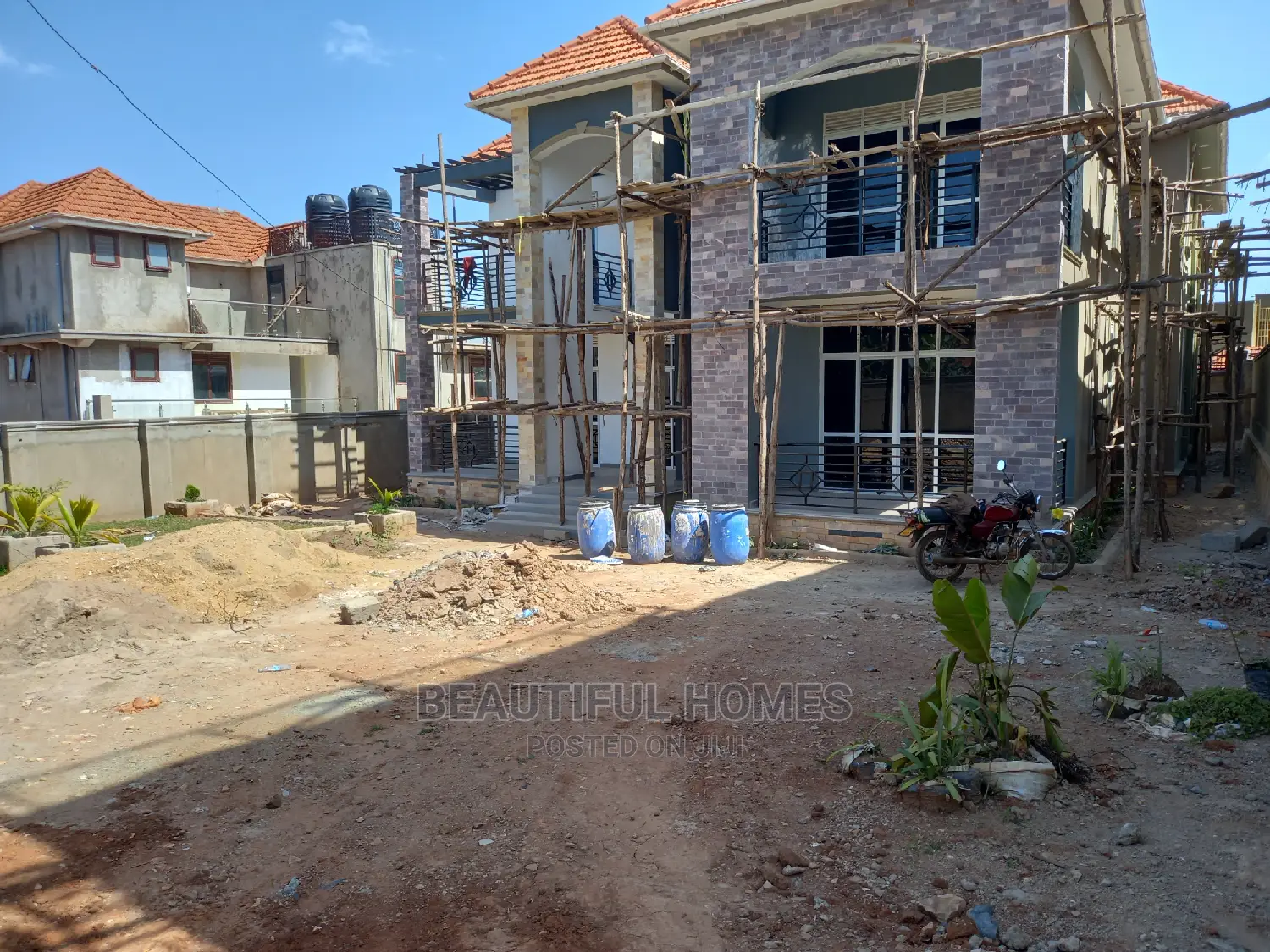 Furnished 7bdrm Mansion in Kira Lake View for Sale in Kira