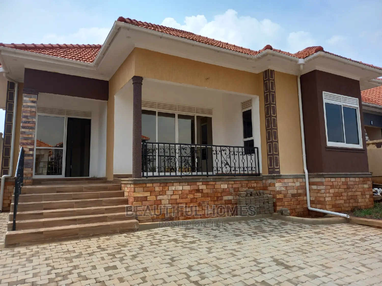 Furnished 4bdrm House in Kira All Tarmack for Sale in Kira