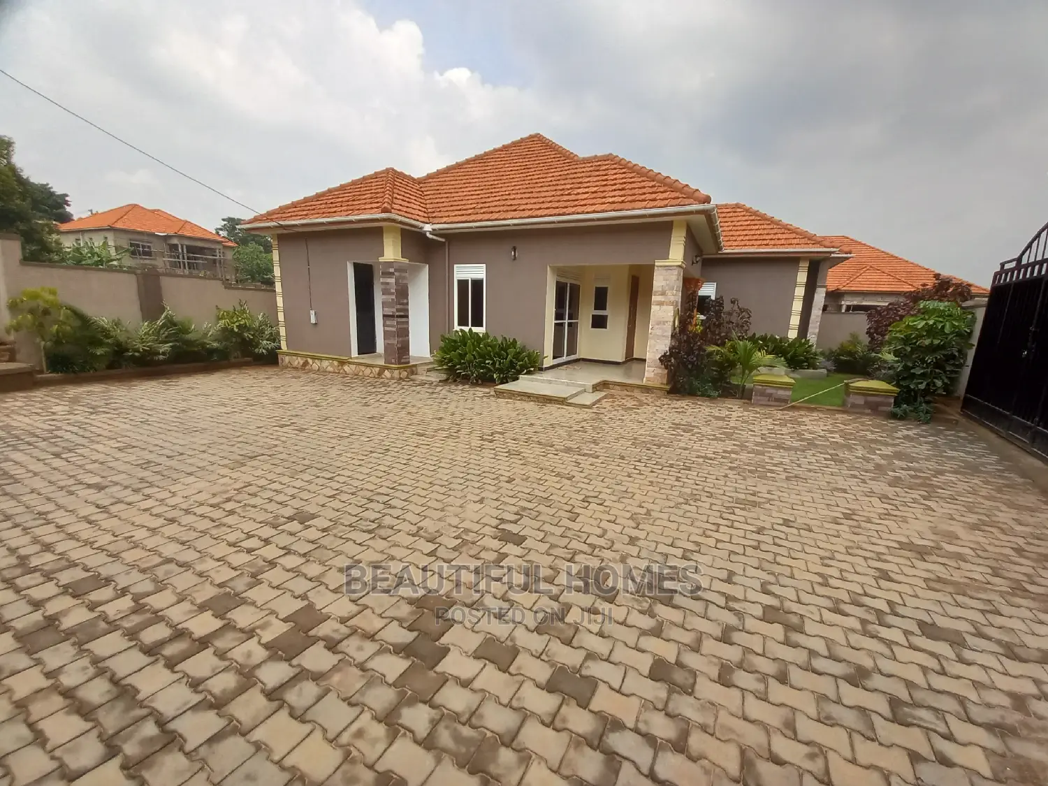Furnished 4bdrm House in Kira Gated Estate for Sale in Kira