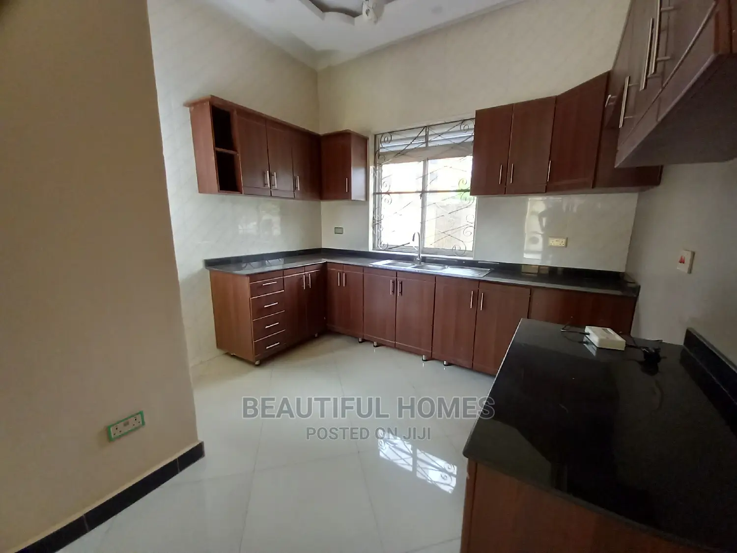 Furnished 4bdrm House in Kira Gated Estate for Sale in Kira